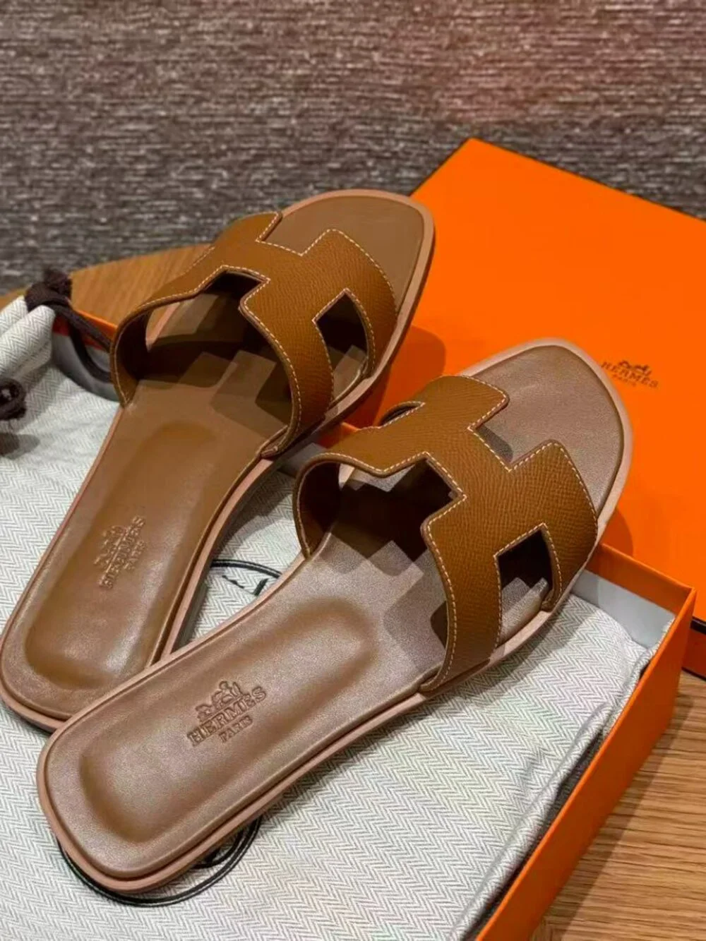 Hermes Iconic Oran Brown Slide Sandals